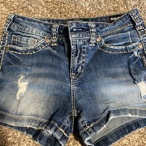 Silver Jeans Aiko shorts.